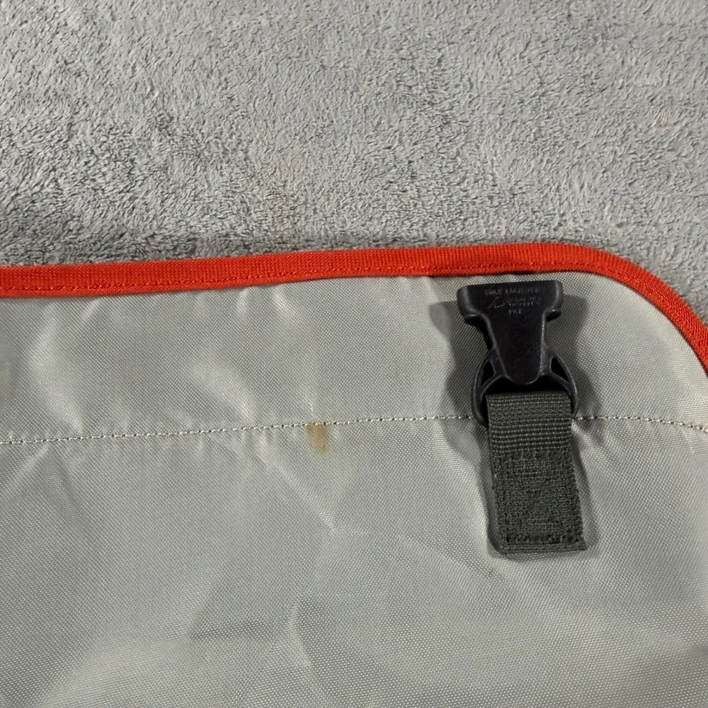 Patagonia Messenger Bag OS Red Good Half Mass Reflective Laptop Shoulder Bag